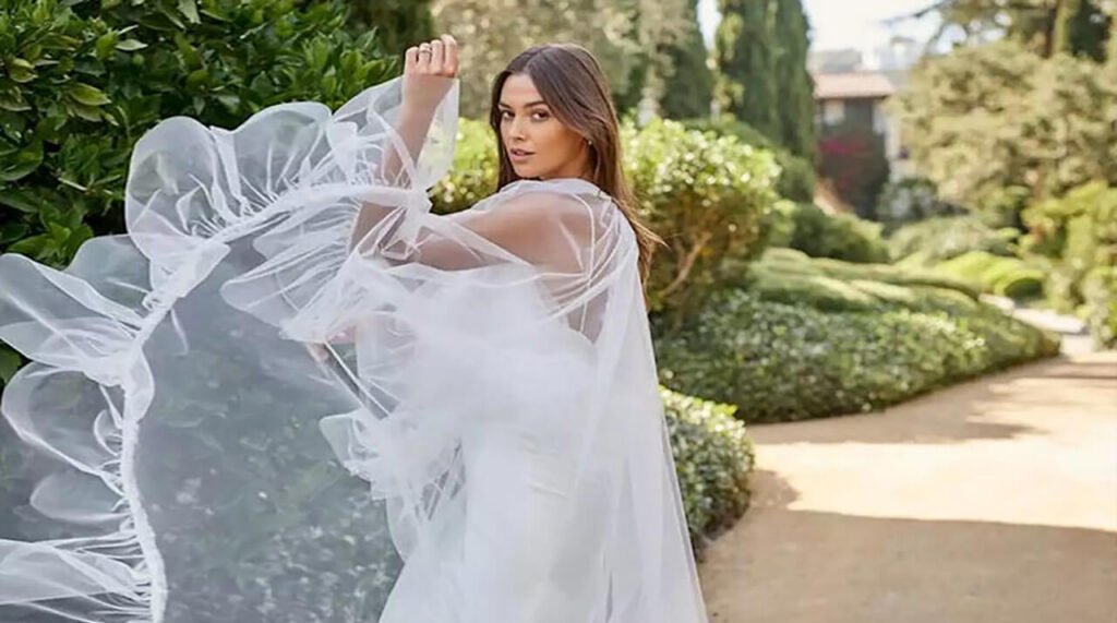 موديلات فساتين زفاف مميزة من الخلف 2021